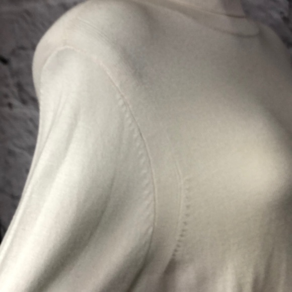 Ann Taylor Factory oversized white turtleneck Med - Picture 4 of 7